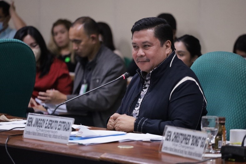 Jinggoy calls for stiffer penalty in the illegal use of MUP uniform and insignia: