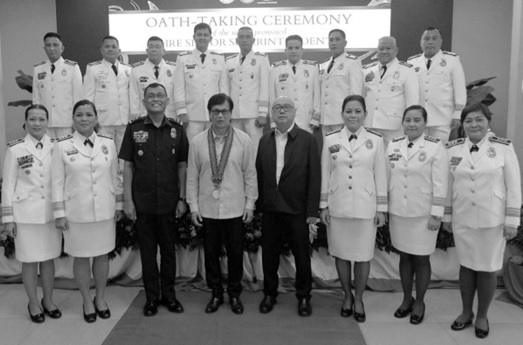 BFP NEWLY-PROMOTED SENIOR SUPERINTENDENTS WITH DILG SECRETARY ABALOS